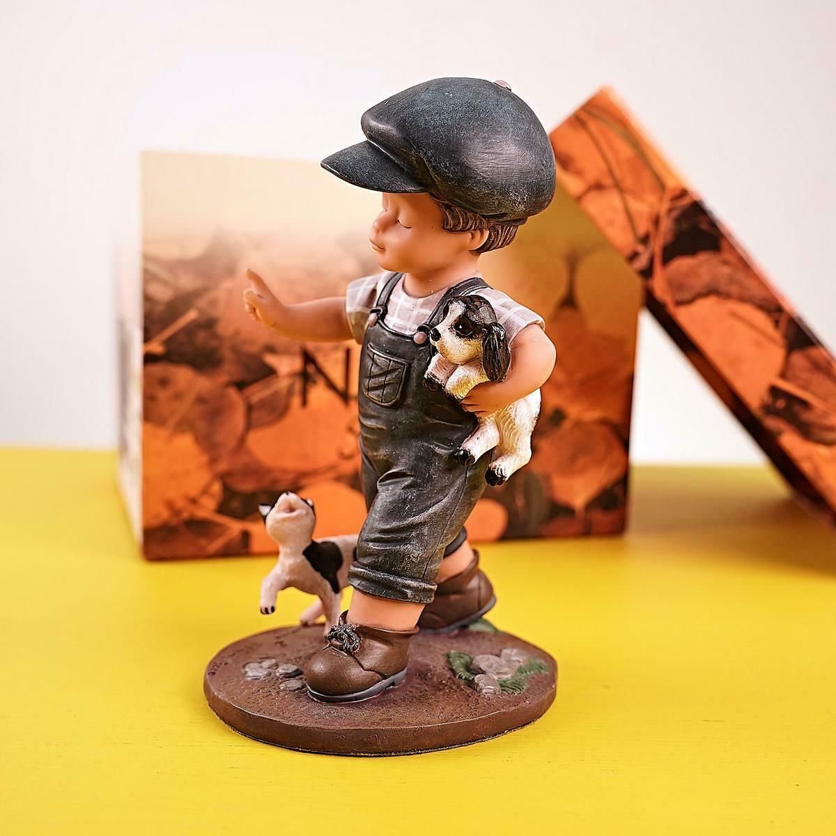 Numbered Nadal Studio Resin Figurine, Child With Dog And Kitten photo vinterior