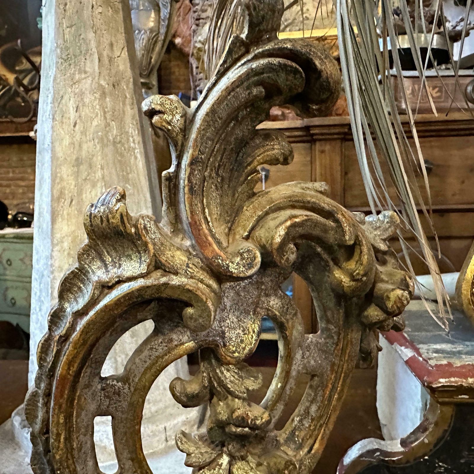 1900s Baroque Hand Carved Lacquered Wood And Iron Italian Wall Sconces photo for sale