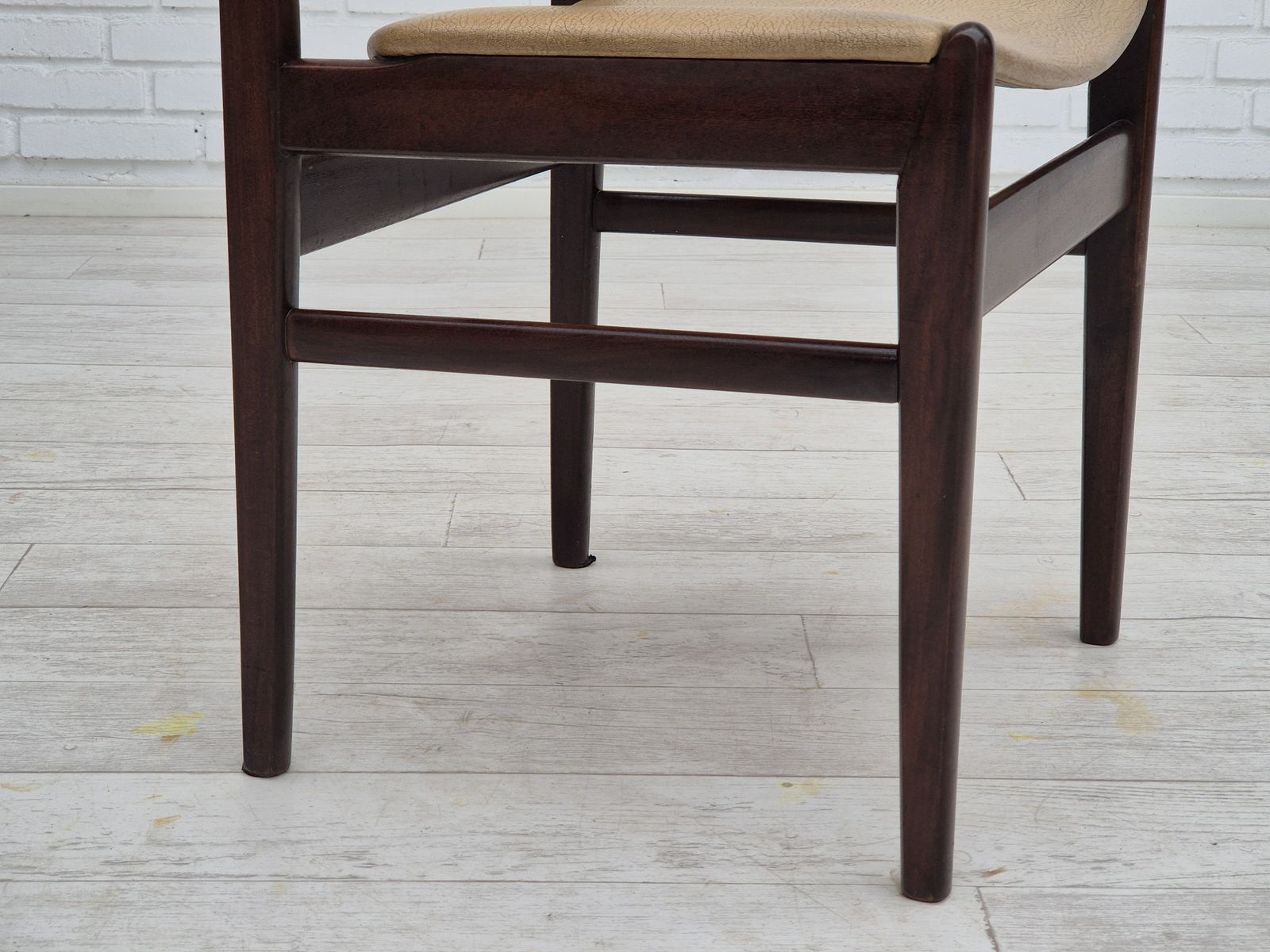 photo furniture 1970s, Set Of 5 Danish Dinning Chairs, Original Condition, Teak Wood, Leather.