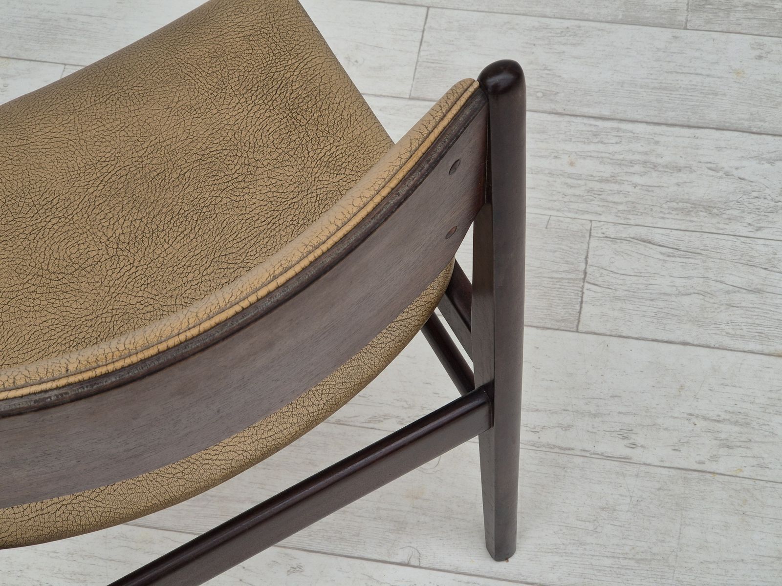 photo vintage 1970s, Set Of 5 Danish Dinning Chairs, Original Condition, Teak Wood, Leather.