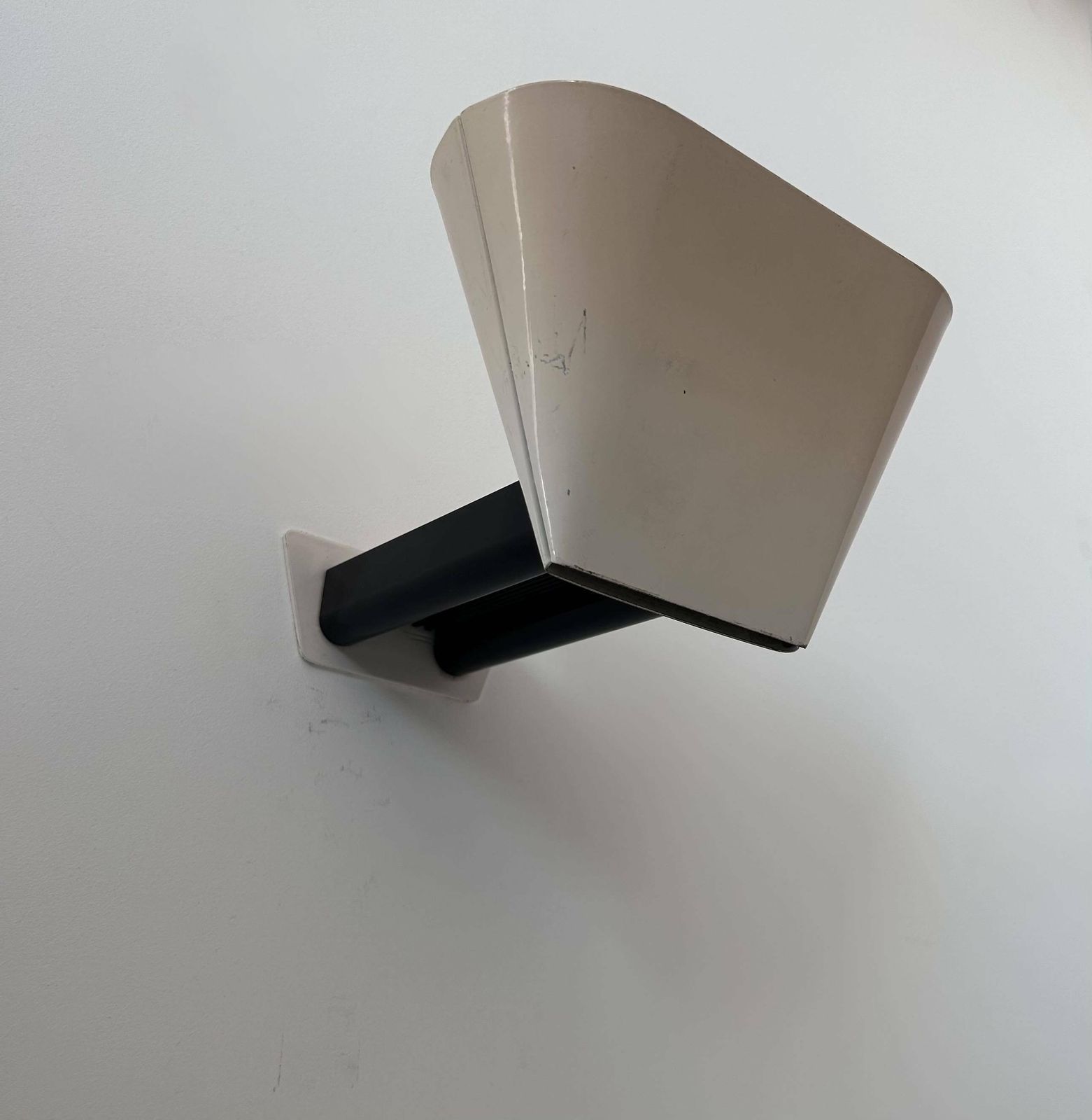 Vintage Modernist Wall Lamp, Cream And Black Lacquered Metal, Italy 1970s photo vintage