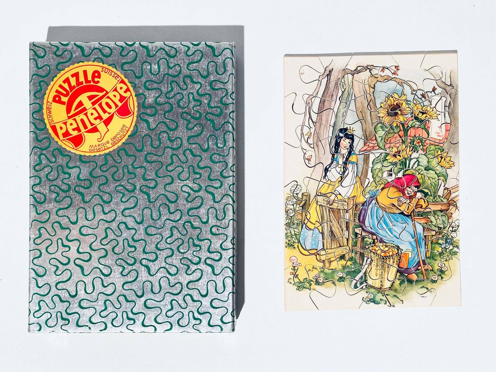 Vintage Children's Snow White Jigsaw Puzzle / 30 Pieces Brothers Grimm / 1960s Penelope Switzerland