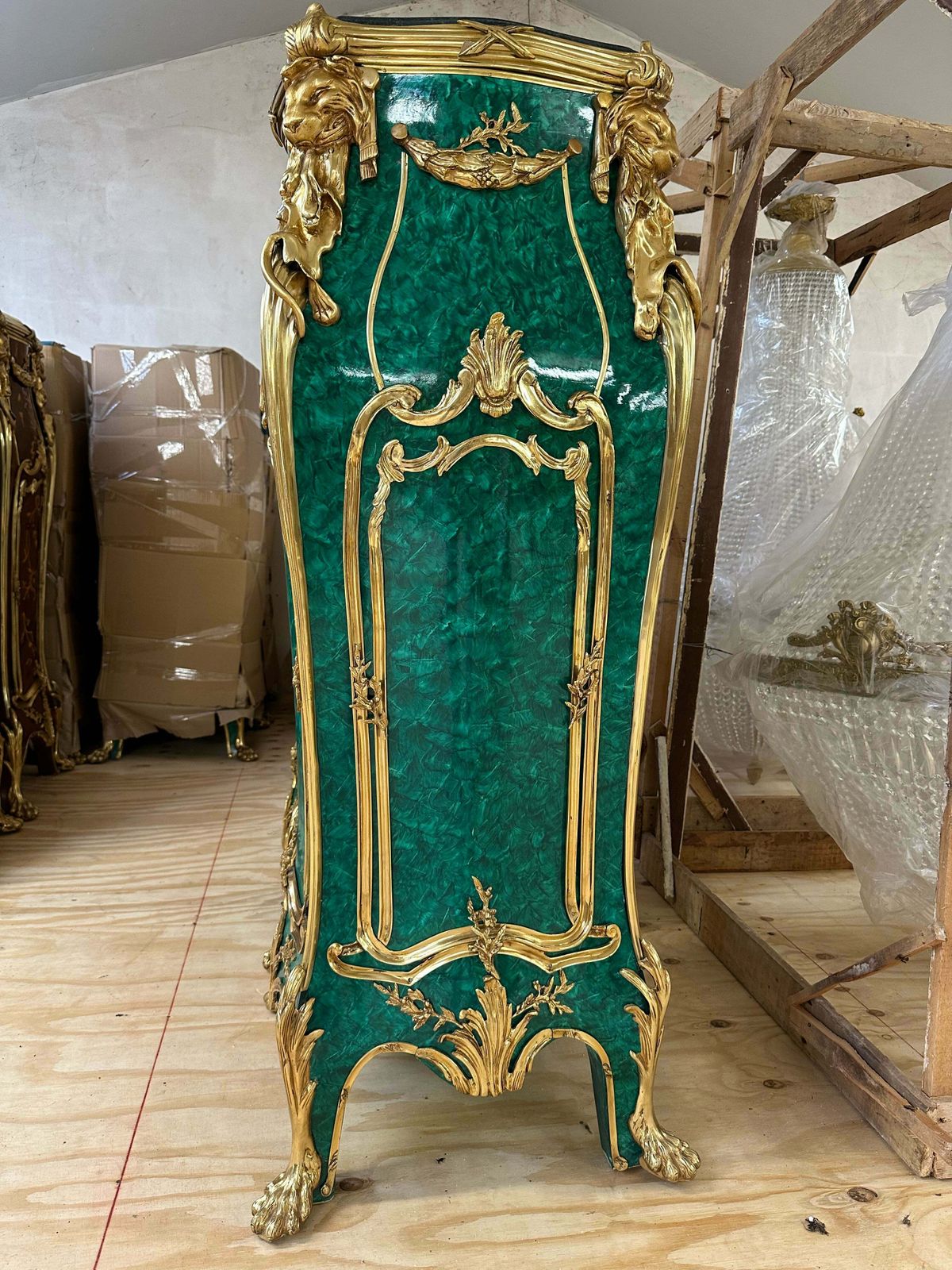 Beautiful Pair Of Louis XV Green Malachite, Bronze Mounted Lion Head Stands photo vinterior