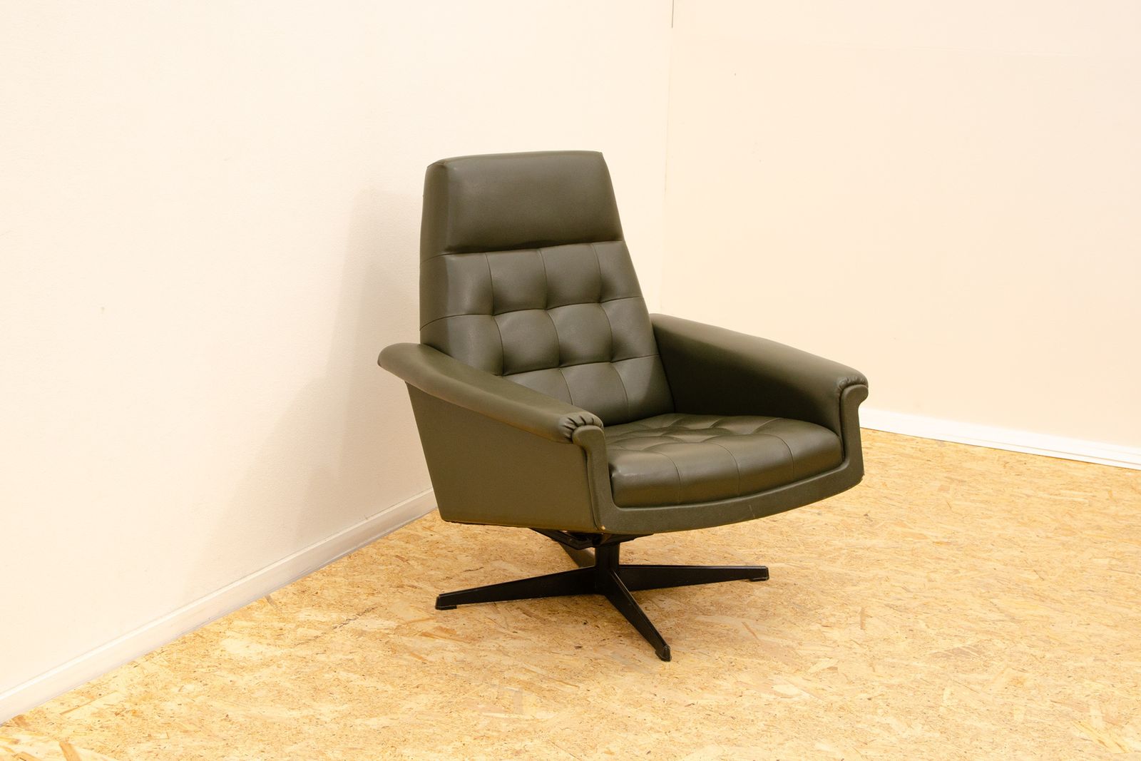 Mid Century Czechoslovak Swivel Armchair, 1970´S, Central Europe photo Furniture