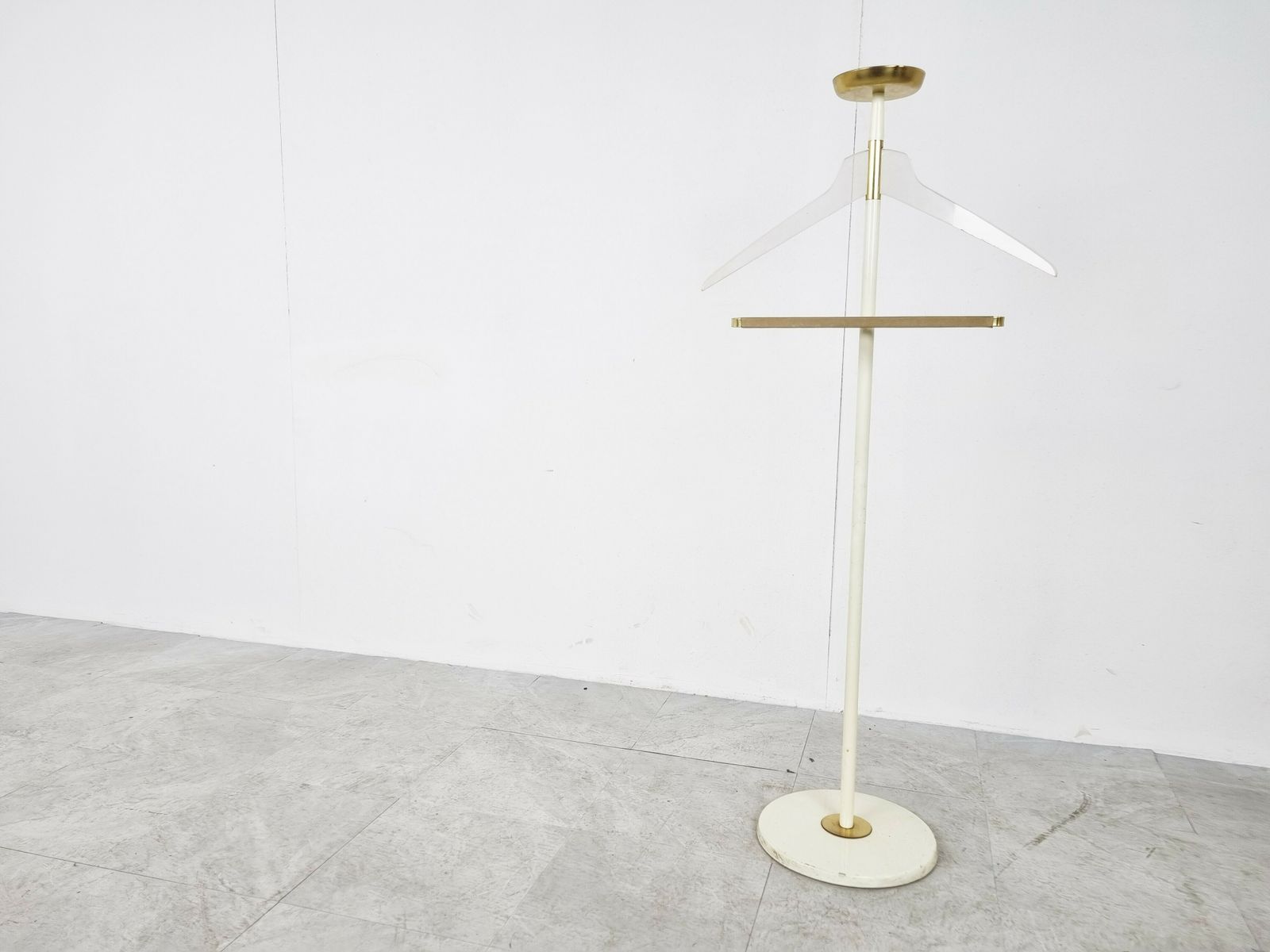 photo furniture Sculptural Valet Stand By Vereinigte Werkstätten, 1950s