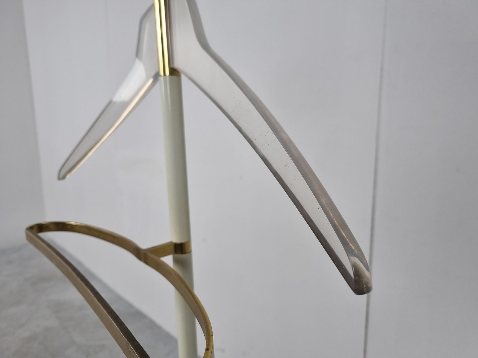 photo vintage Sculptural Valet Stand By Vereinigte Werkstätten, 1950s