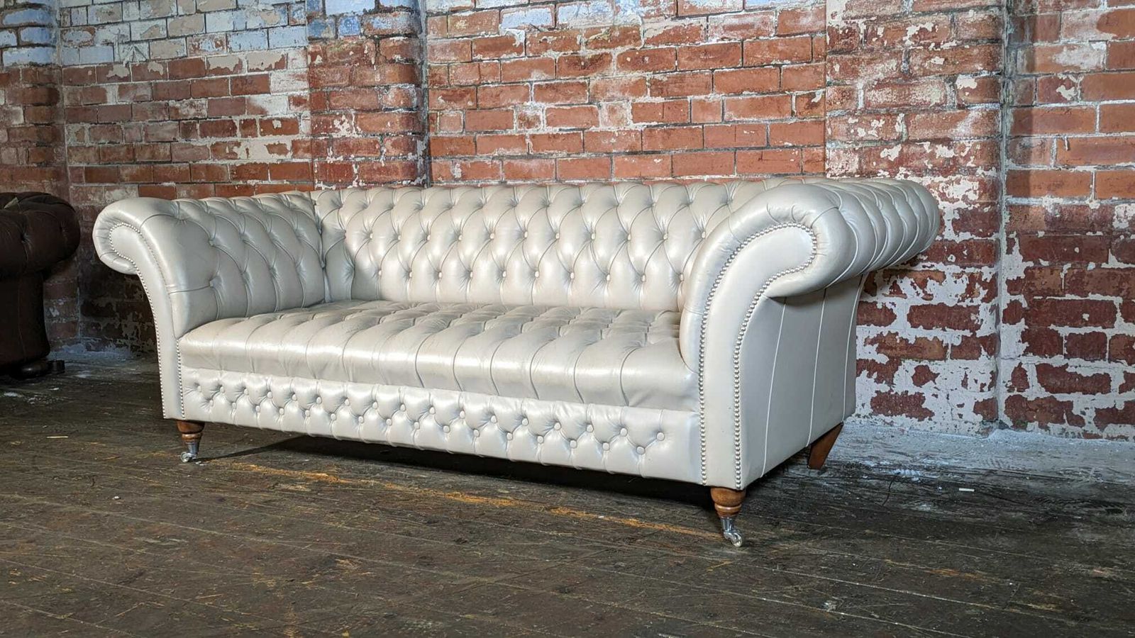 Stunning Grey Leather 3 Seater Cliveden Sofa photo for sale