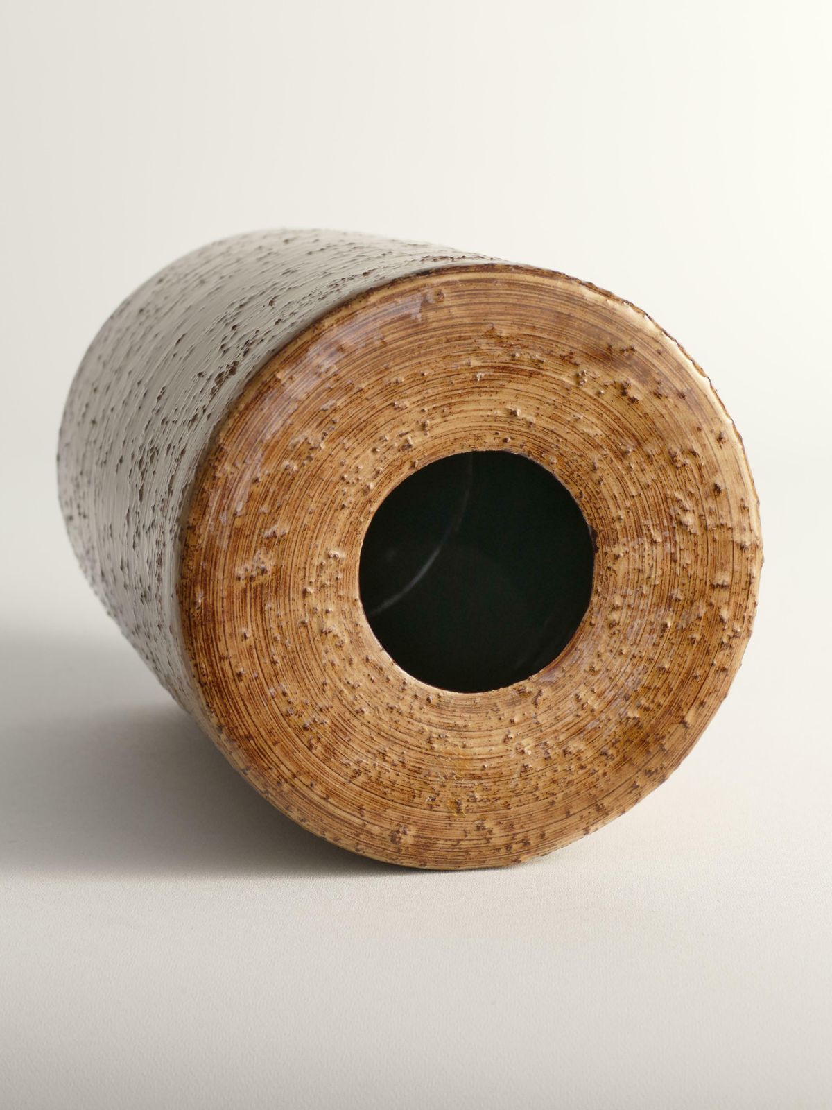 Scandinavian Modern Brown Cylindrical Vase, Jerk Werkmäster, Nittsjö Sweden 1960 photo 375.0