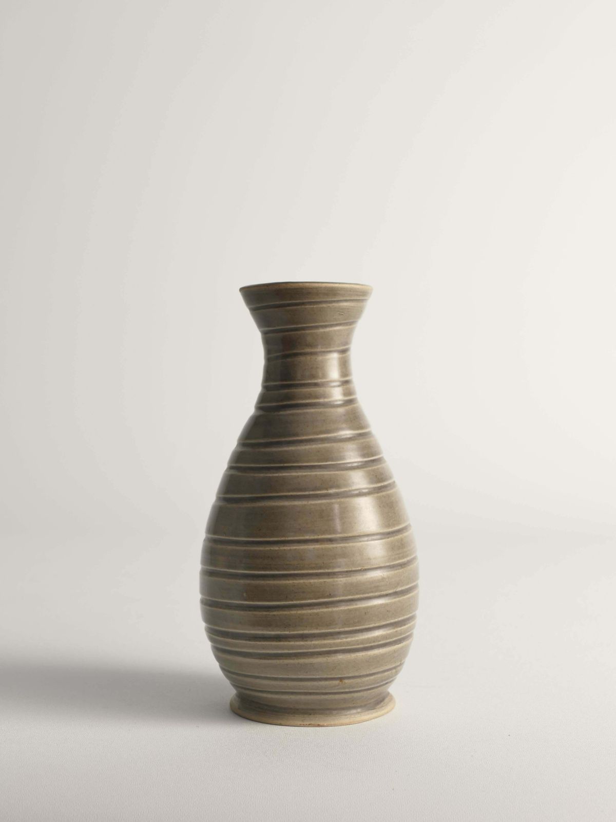 Scandinavian Modern Stoneware Vase Attributed To Ewald Dahlskog For Bo Fajans photo vinterior