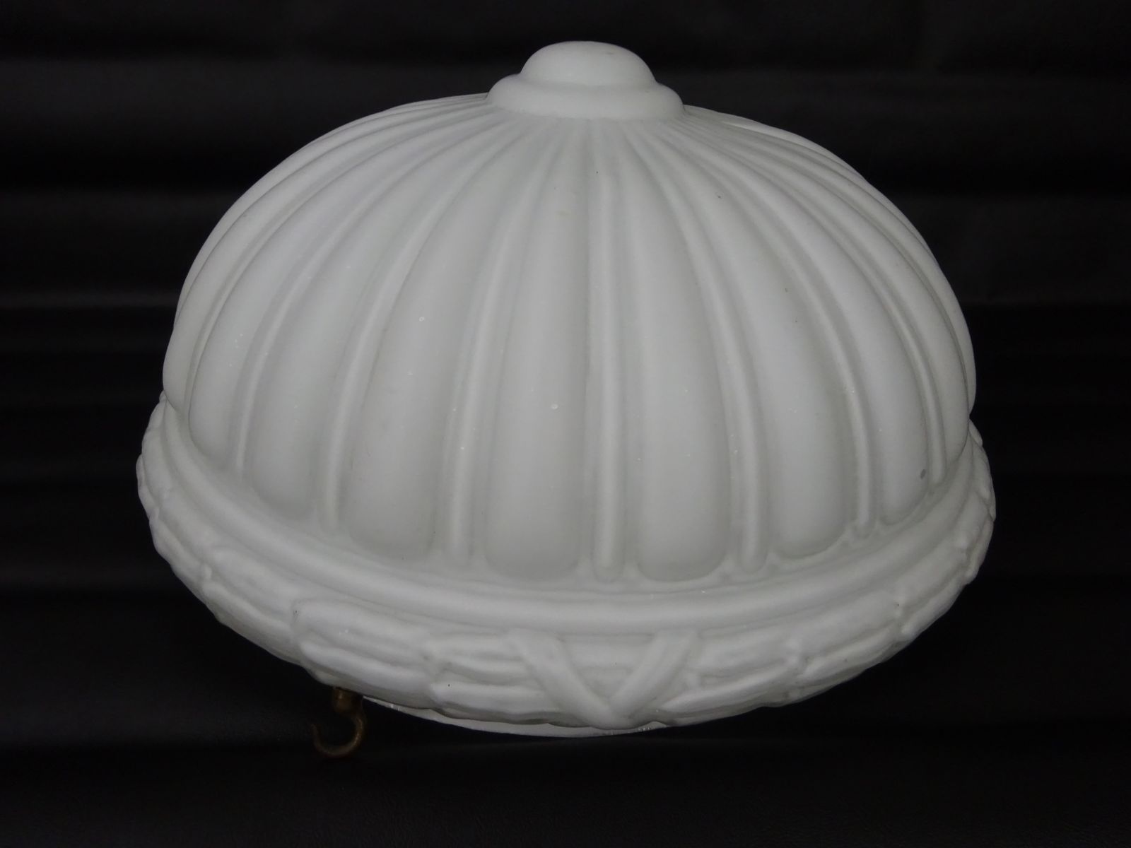 Milk Glass Flycatcher Light Shade