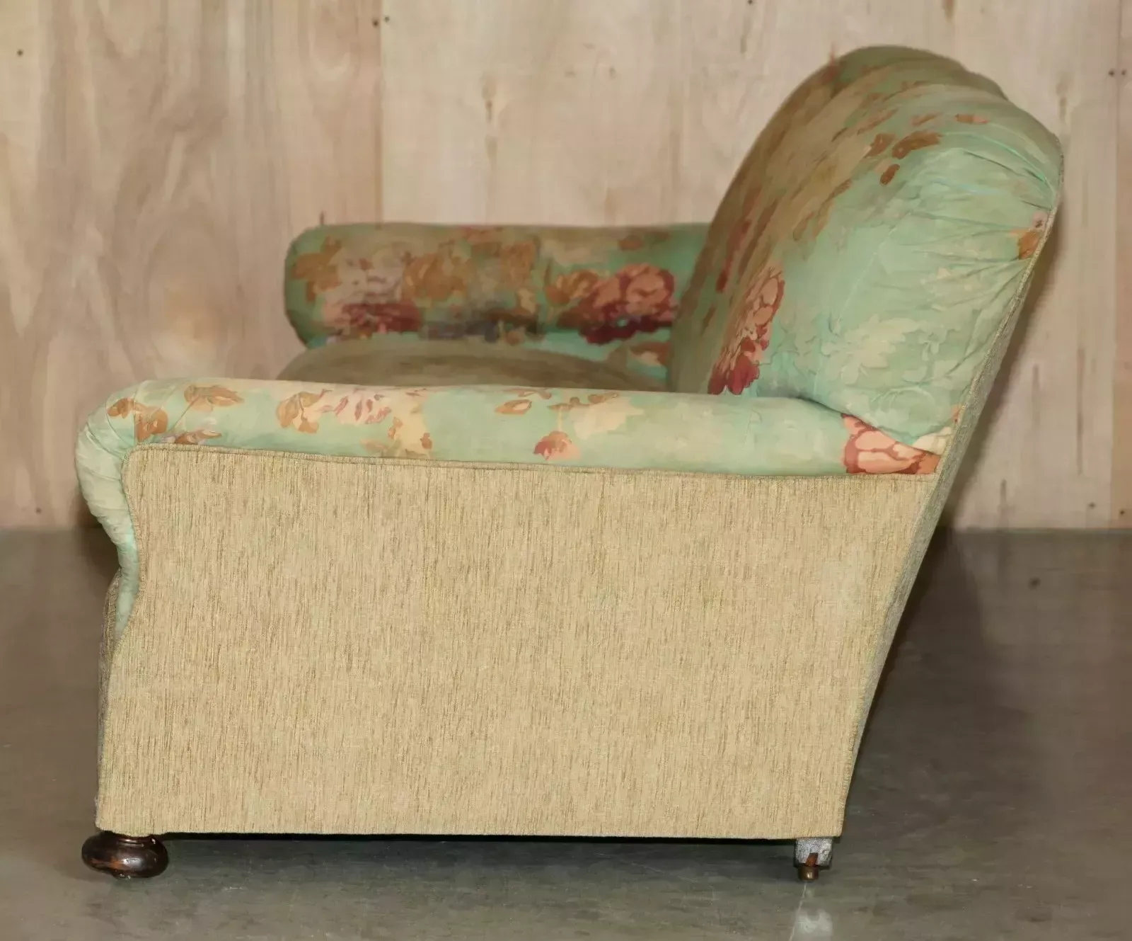 photo vintage Antique Victorian Maple & Co Howard English Country House Sofa Part Of Suite