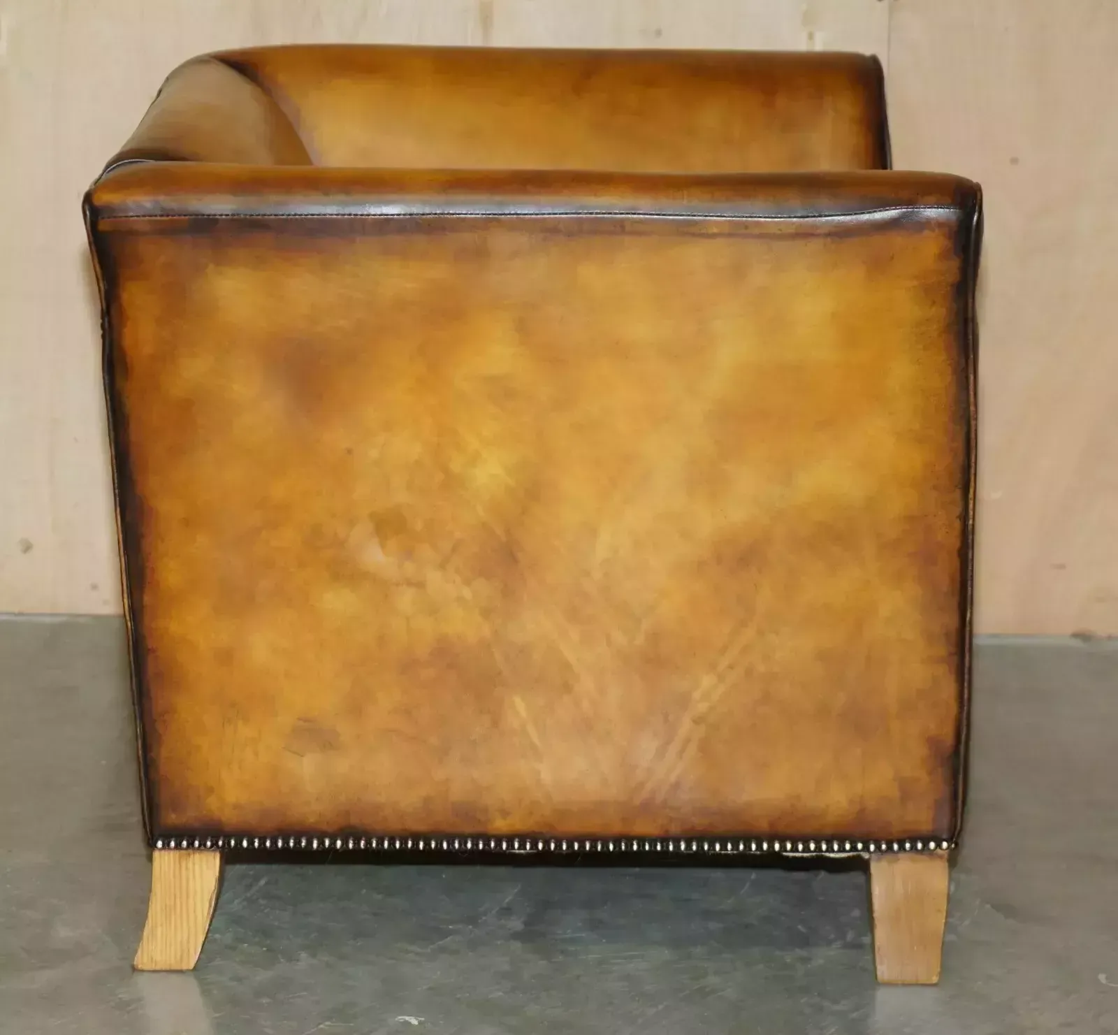 photo vinterior Pair Of Brand New Custom Mulberry London Brown Leather Chesterfield Armchairs