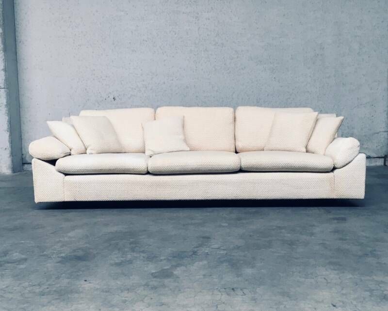 Driezitsbank – Mid Century Modern Design – Bouclé Wol – Jaren 1960 photo vinterior