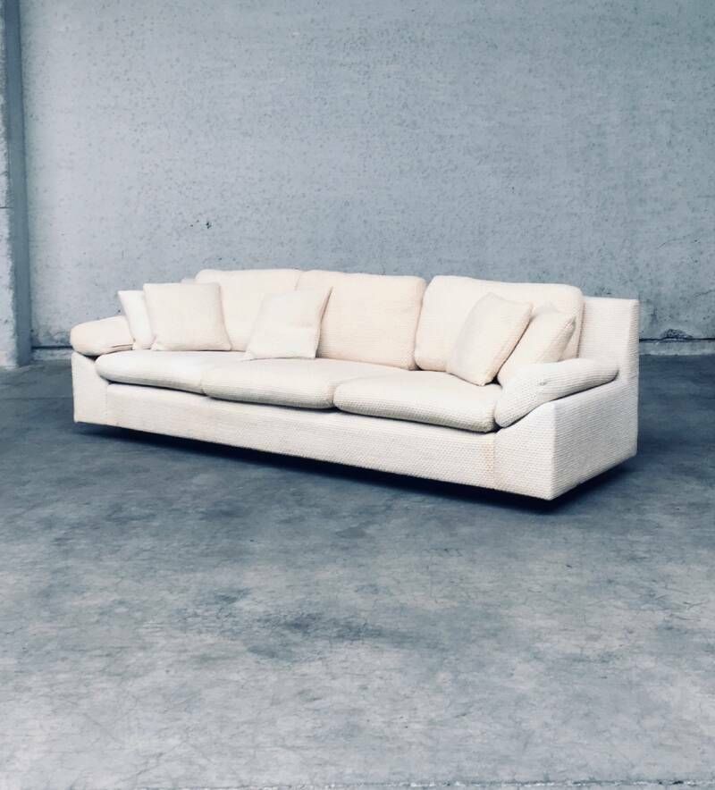 photo for sale Driezitsbank – Mid Century Modern Design – Bouclé Wol – Jaren 1960
