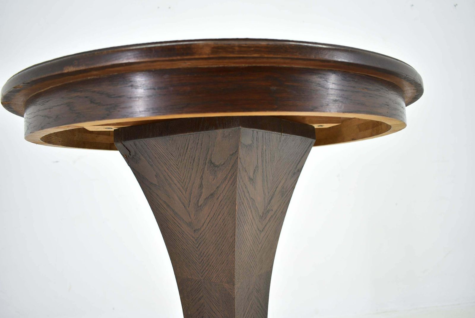 photo furniture 1920s Art Deco Occasional Coffee Table And Tablecloth