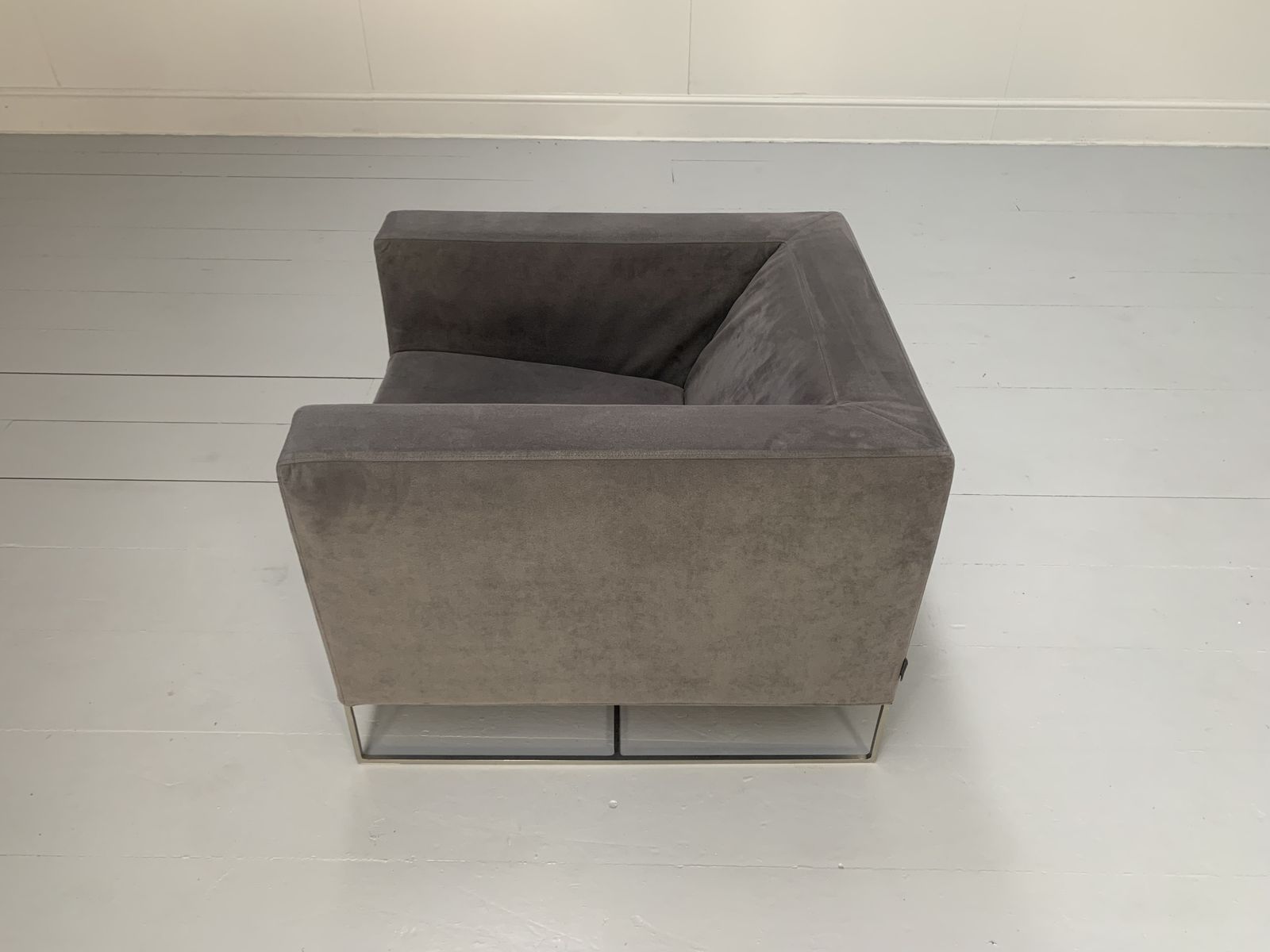 photo furniture Minotti “Klee” Armchair – In Grey Alcantara