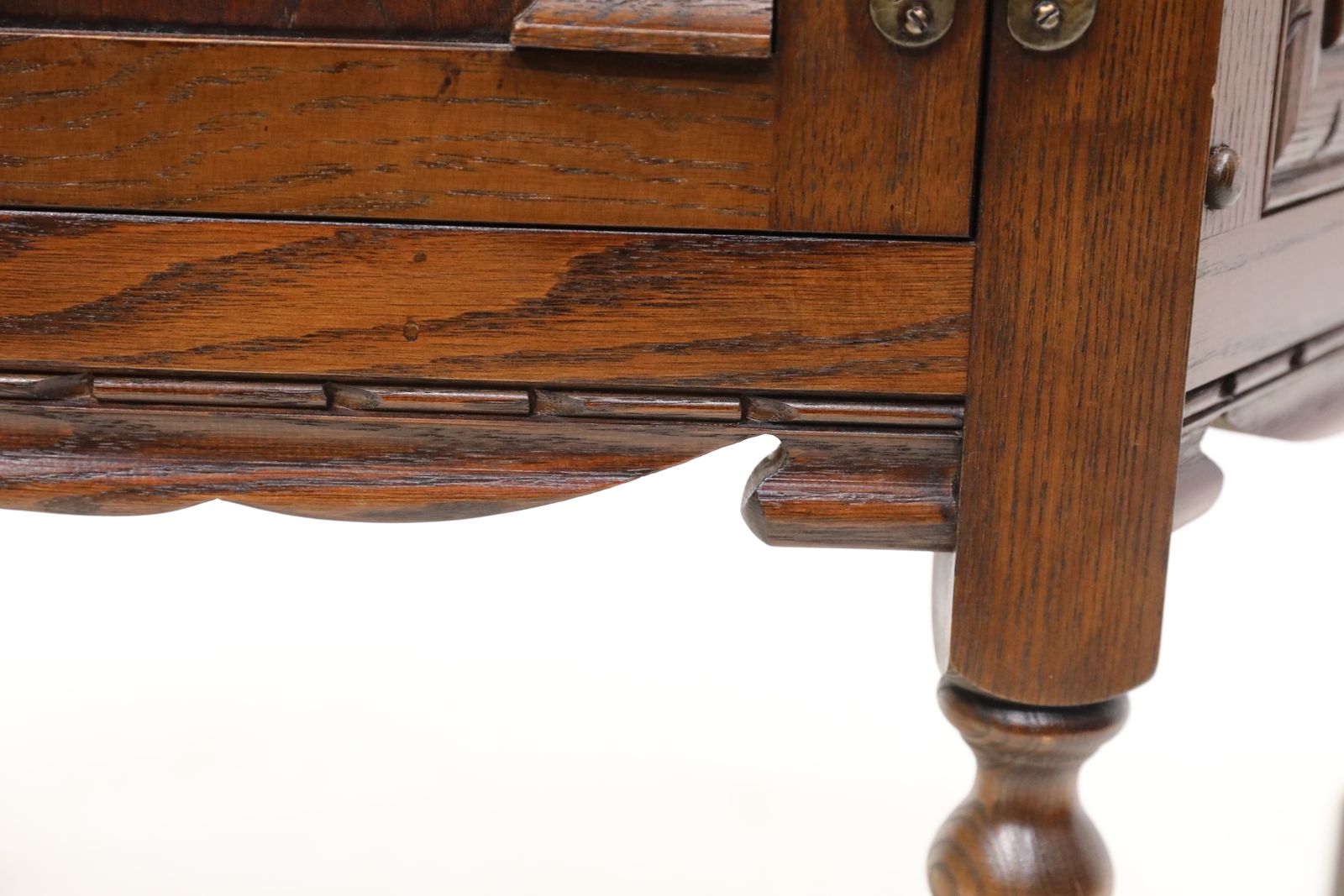 photo vintage Old Charm Canted Table Finished In Tudor Brown Free Uk Delivery