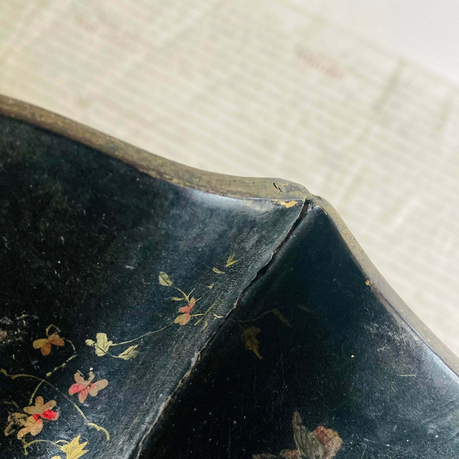 photo for sale Antique Chinoiserie Papier Mache Bowl