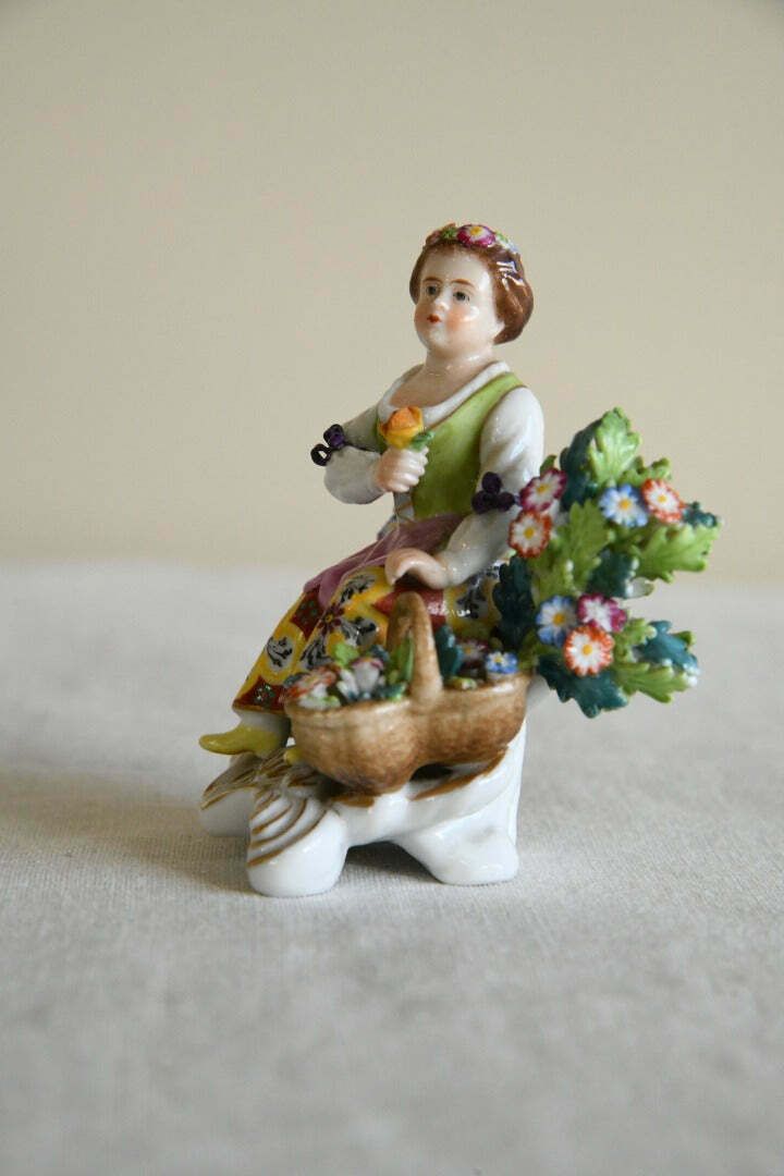 Ornament Girl And Basket Of Flowers photo 55.0