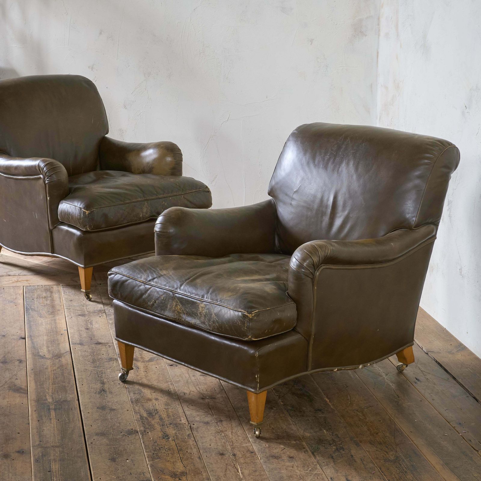 Howard And Sons   Pair Of Ivor Armchairs photo vinterior