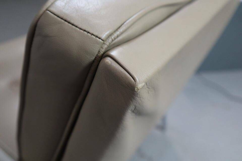 photo vintage Florence Knoll Lounge Chairs Model 65a For Knoll International.