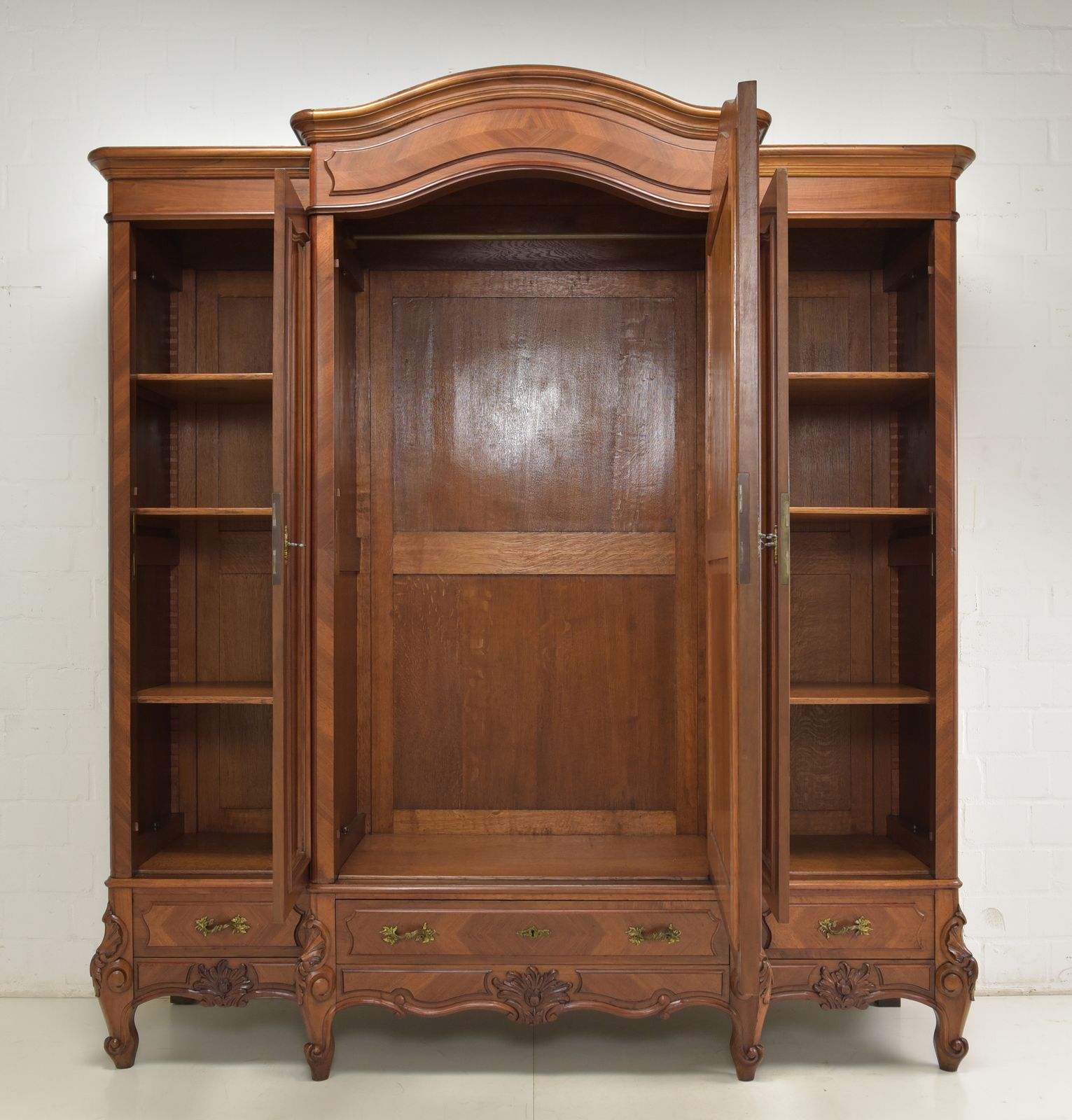 2580.0 Antique Restored Large Mahogany Wardrobe With Clothes Rail And Shelves Ca. 1900 photo