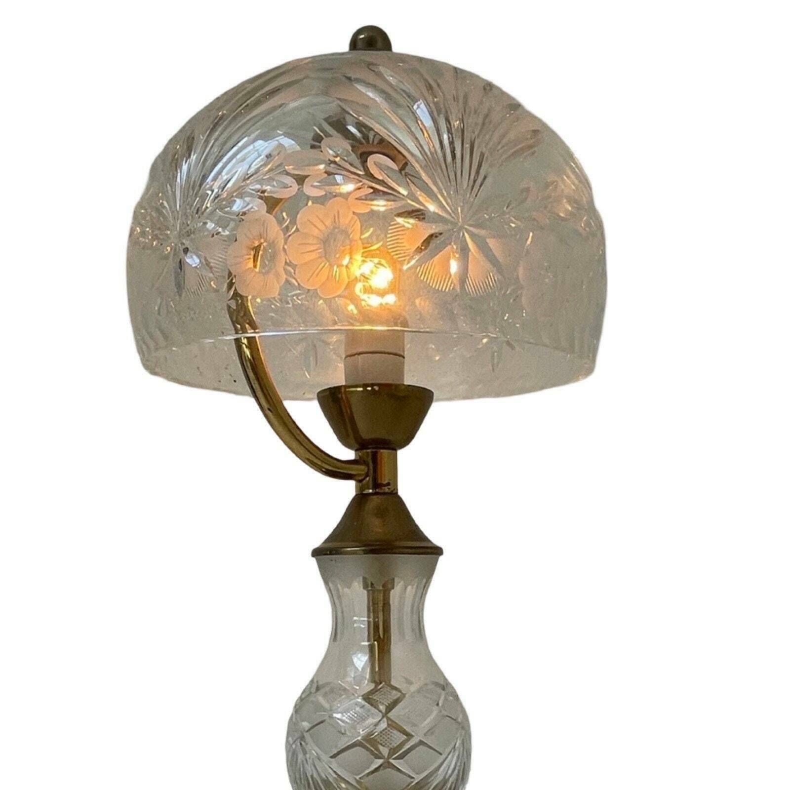 Vintage / Hollywood Regency   Crystal Glass Table Lamp With Brass Base   In Great Condition photo for sale