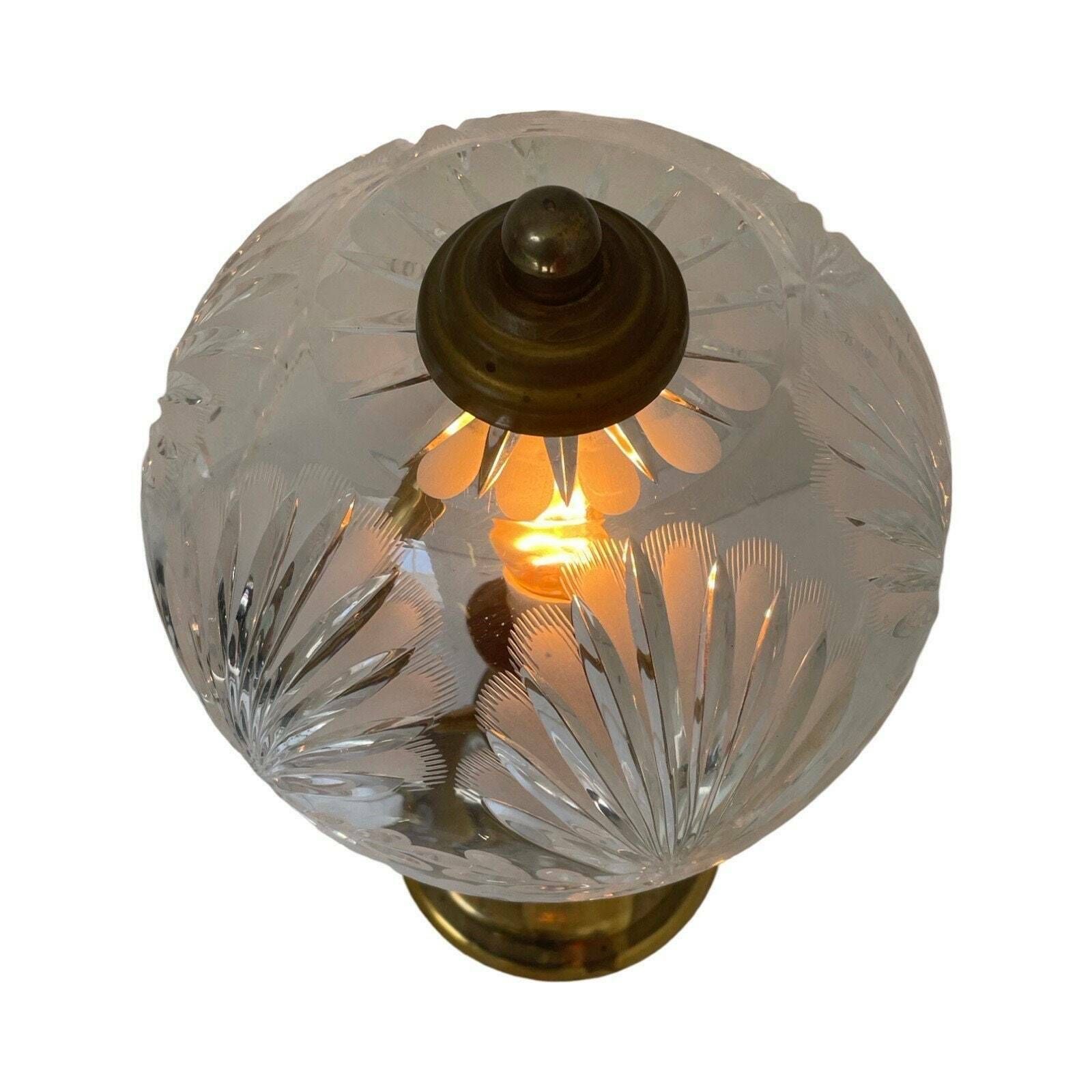 Vintage / Hollywood Regency   Crystal Glass Table Lamp With Brass Base   In Great Condition photo Lighting