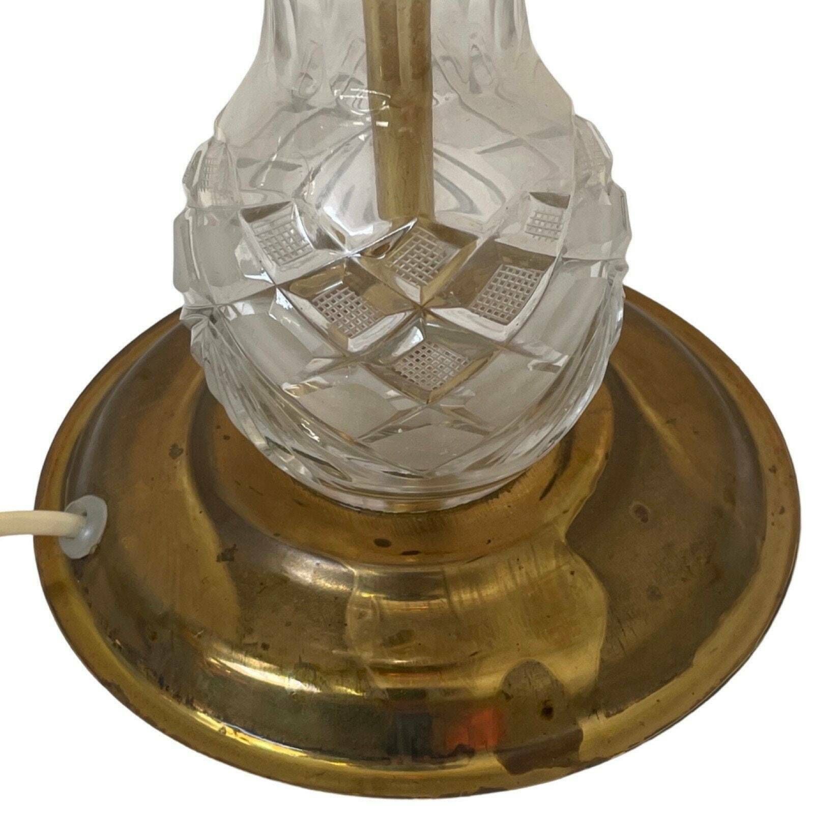 Vintage / Hollywood Regency   Crystal Glass Table Lamp With Brass Base   In Great Condition photo vintage