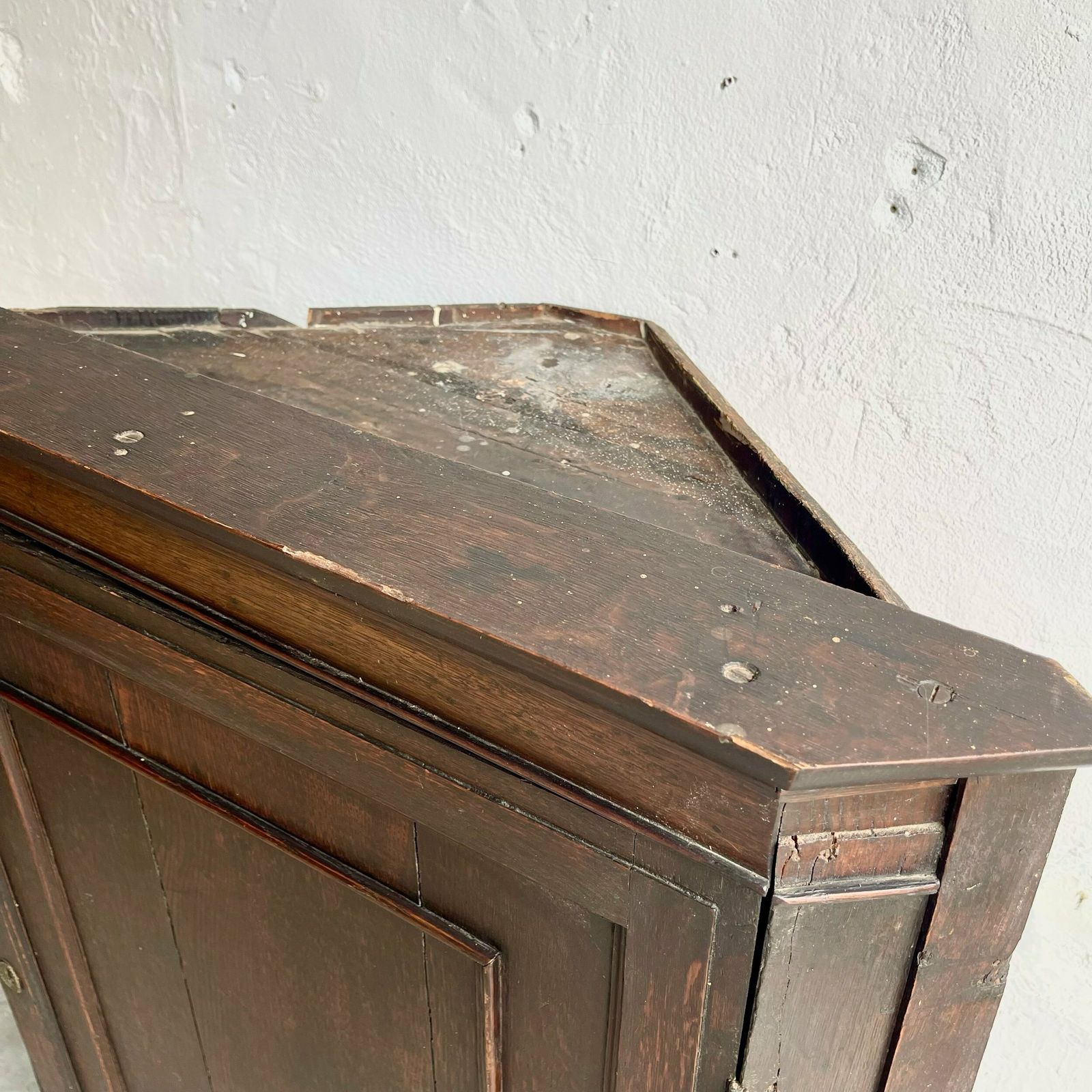 Antique Victorian Corner Cupboard photo vinterior