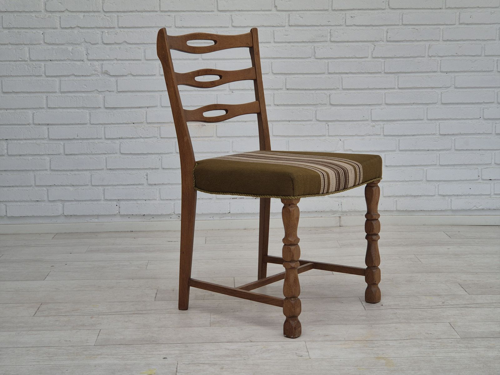 Ca. Jaren 1970, Set Van 4 Deense Eetkamerstoelen In Eikenhout, Groen Meubelwol. photo 1250.0