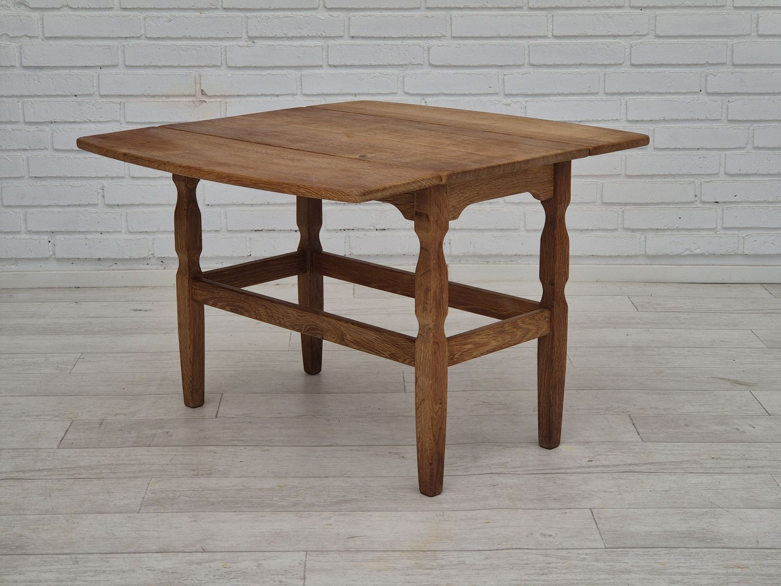 1970s, Danish Design By Henning Kjærnulf For Eg Kvalitetsmøbel, Foldable Table, Oak. photo vinterior