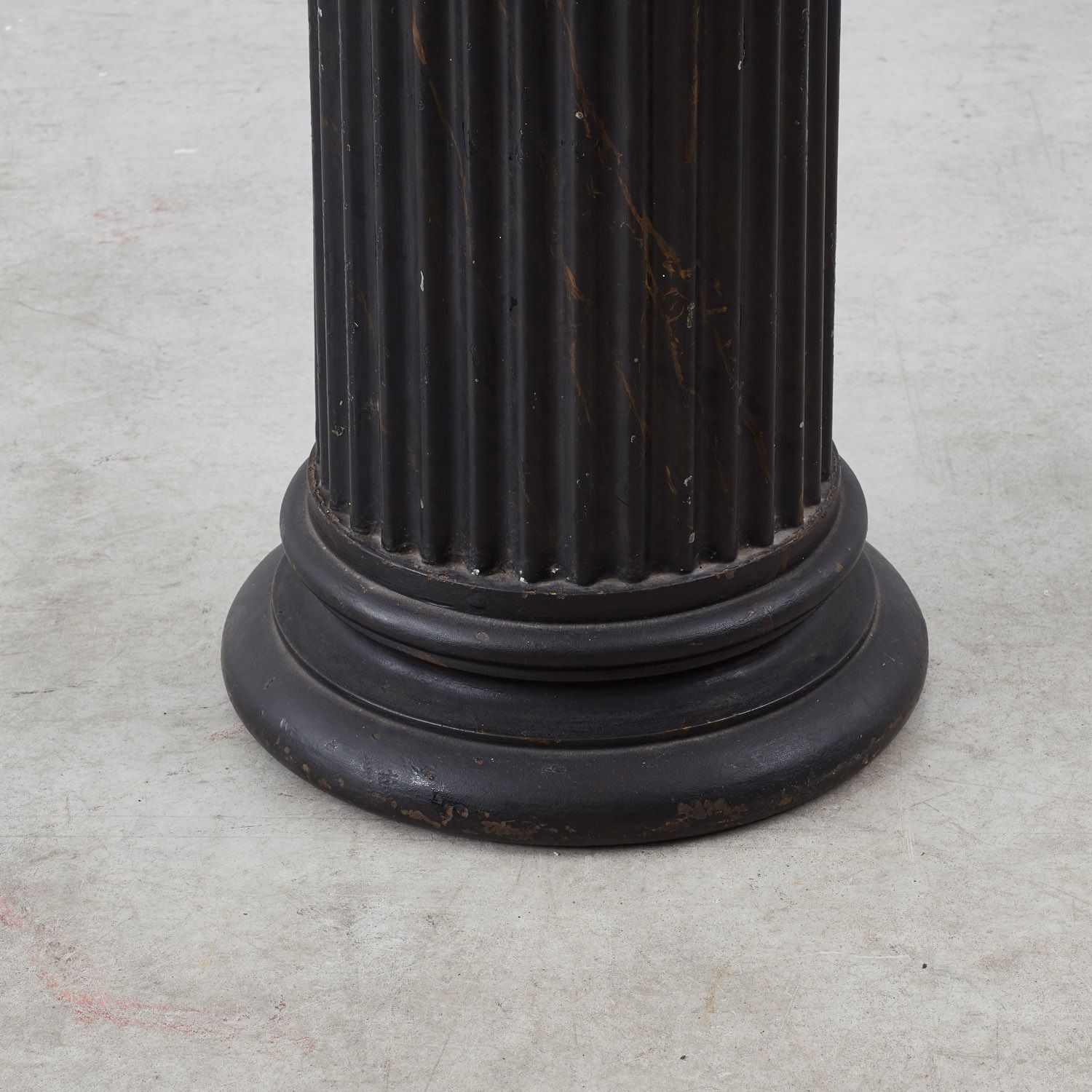 Scalloped Tin Plinth With Lamp Uk, Late 19th Century photo vintage
