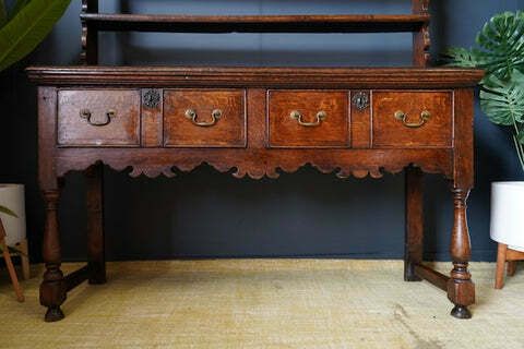 photo vintage Late Georgian Early Victorian Welsh Dresser Solid Oak Brass Bail Pulls