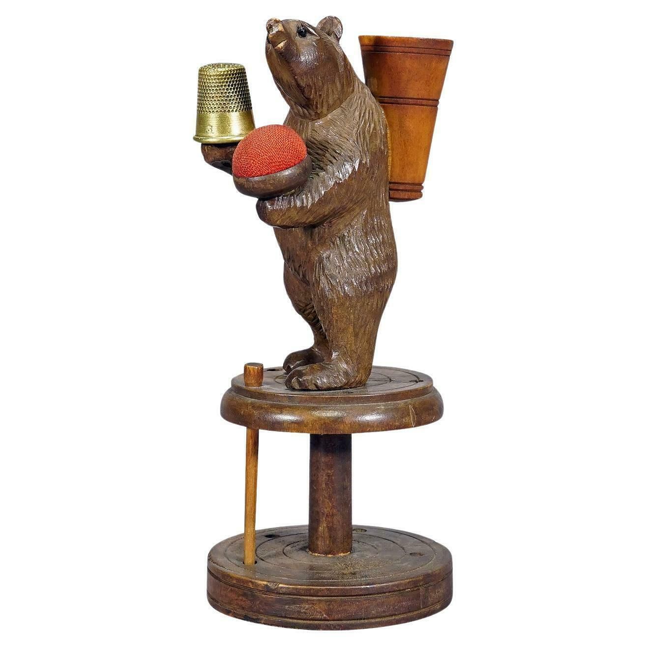 A Lovely Carved Black Forest Bear For Sewing Utensils, Pierre Michel, Brienz photo vinterior