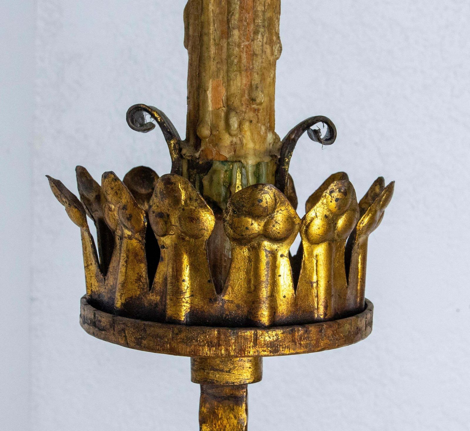 photo vintage Golden Wrought Iron Floor Lamp Lantern Antique Chandelier, French, Circa 1960