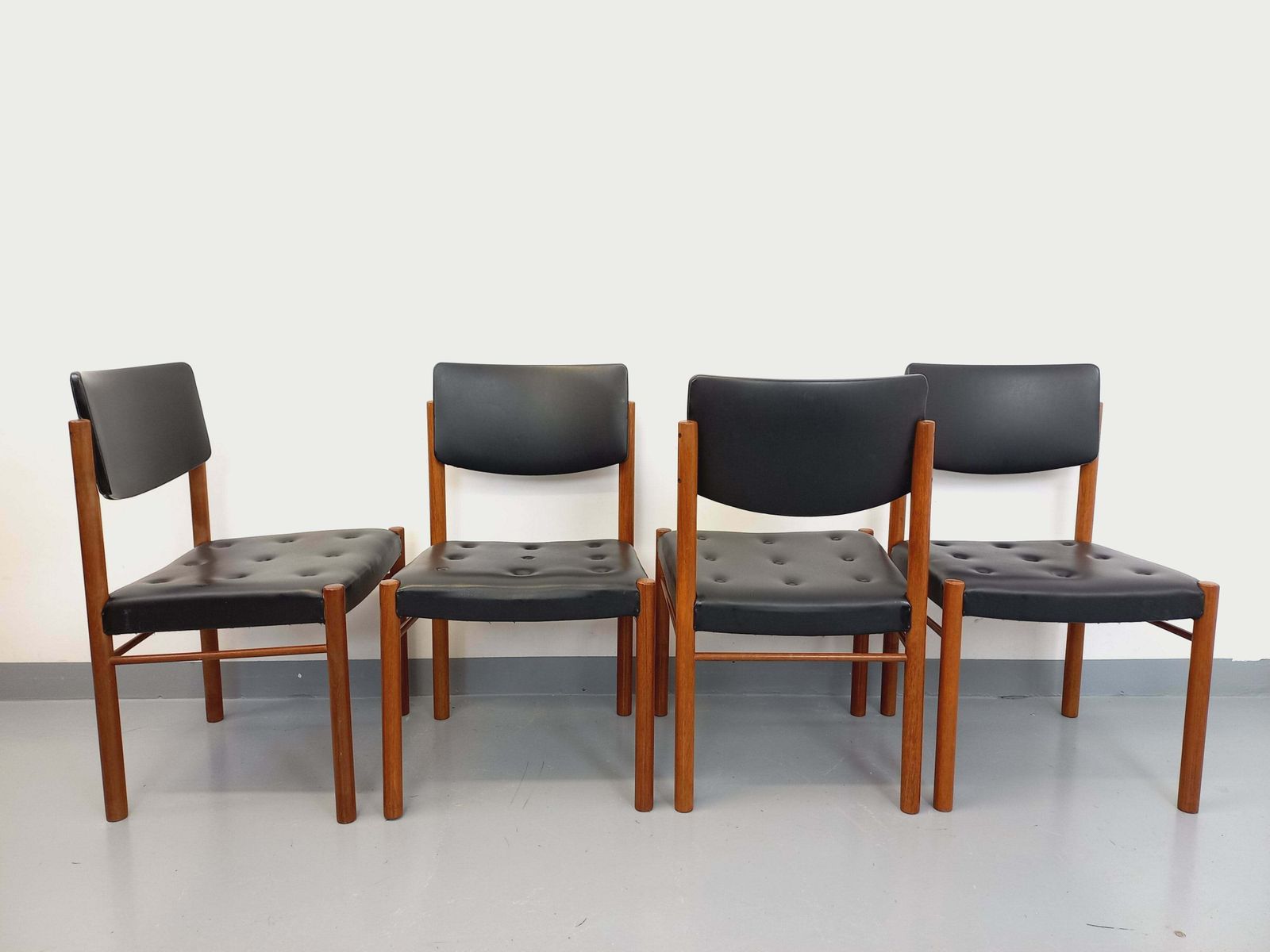 4 Scandinavian Chairs In Teak And Skai