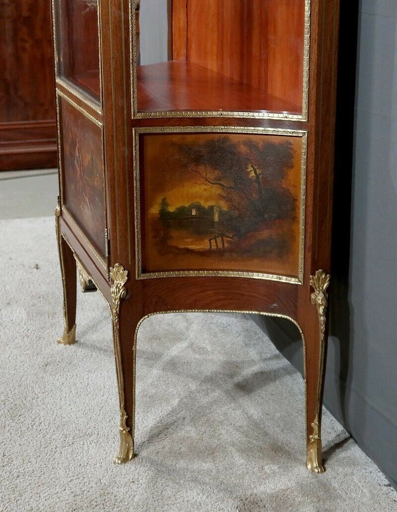 photo vintage Mahogany Showcase, Transition Louis XV Louis XVI Style – 1900