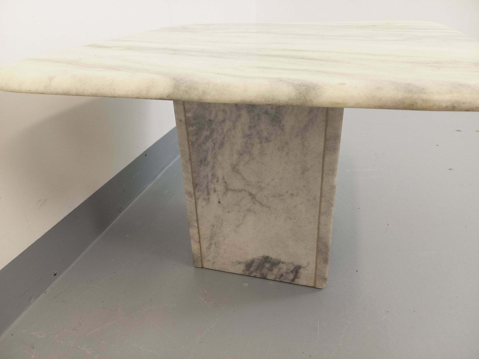 Table basse carrée en marbre blanc photo buy