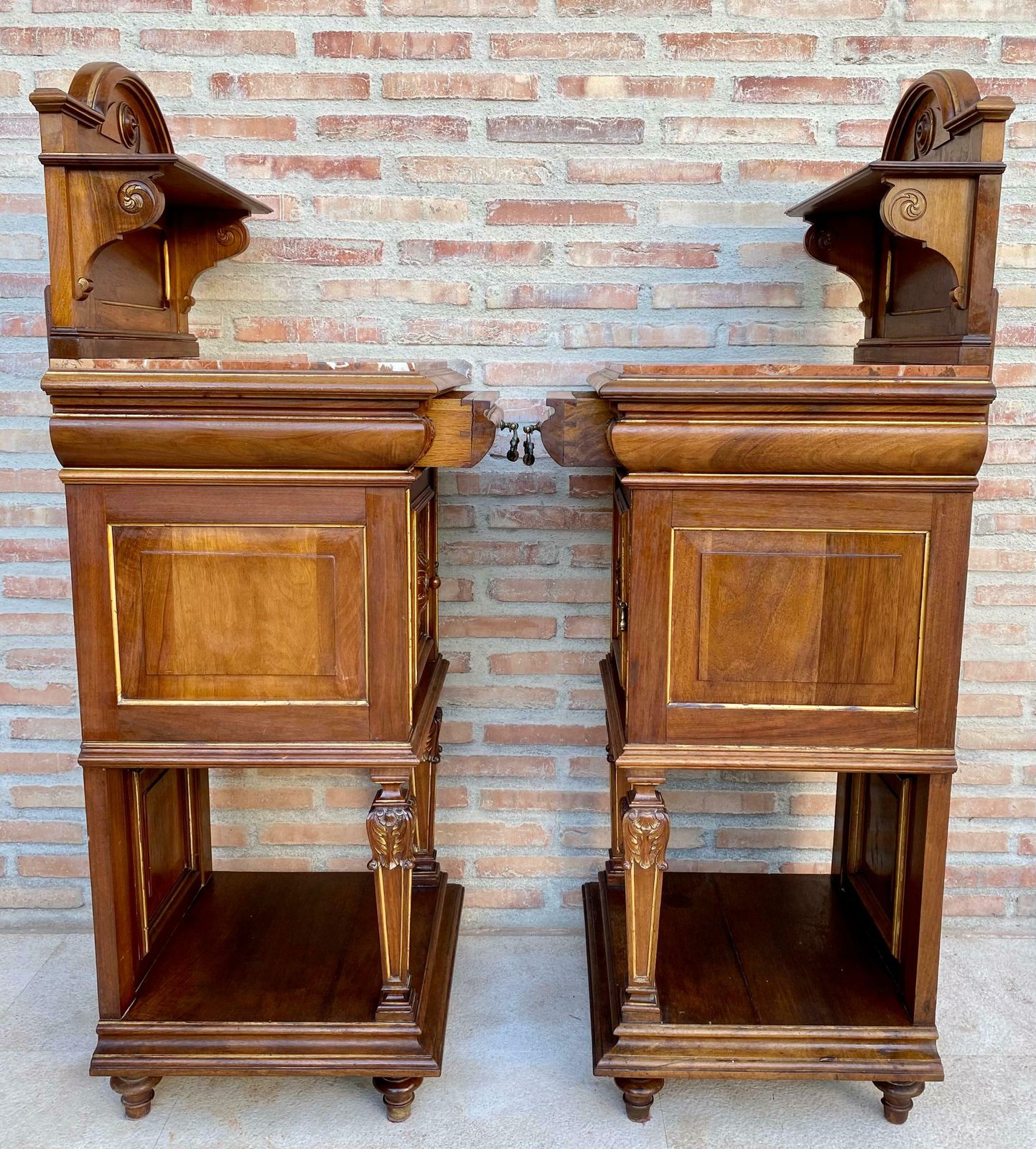 Tables de chevet françaises, plateau en marbre, XIXe siècle, années 1890, lot de 2 - 3 040,21 £ le lot photo buy