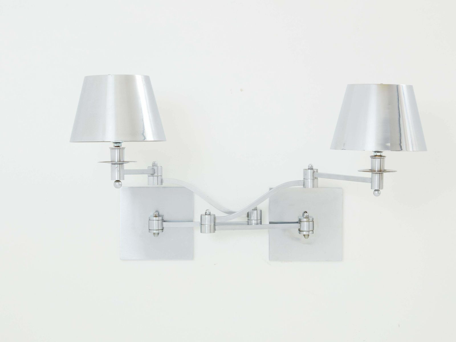 Luminaires Appliques à bras articulé en acier brossé Maison Charles, années 1960 photo