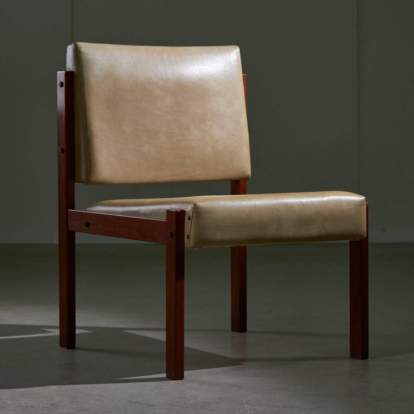 photo vintage Angular Chair In Teak Wood And Leather With Copper Details, 1970s