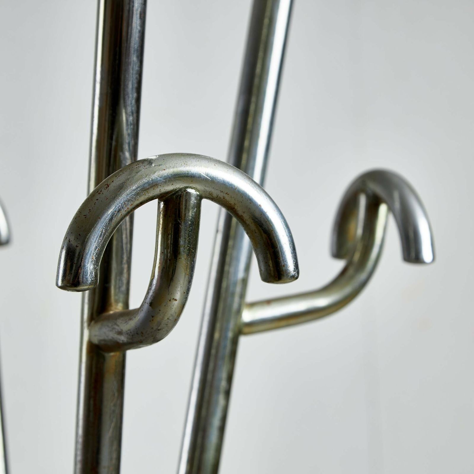 Postmodern Coat Rack With Four Arms, Umbrella Stand And Black Vinyl Spheres photo 135.0