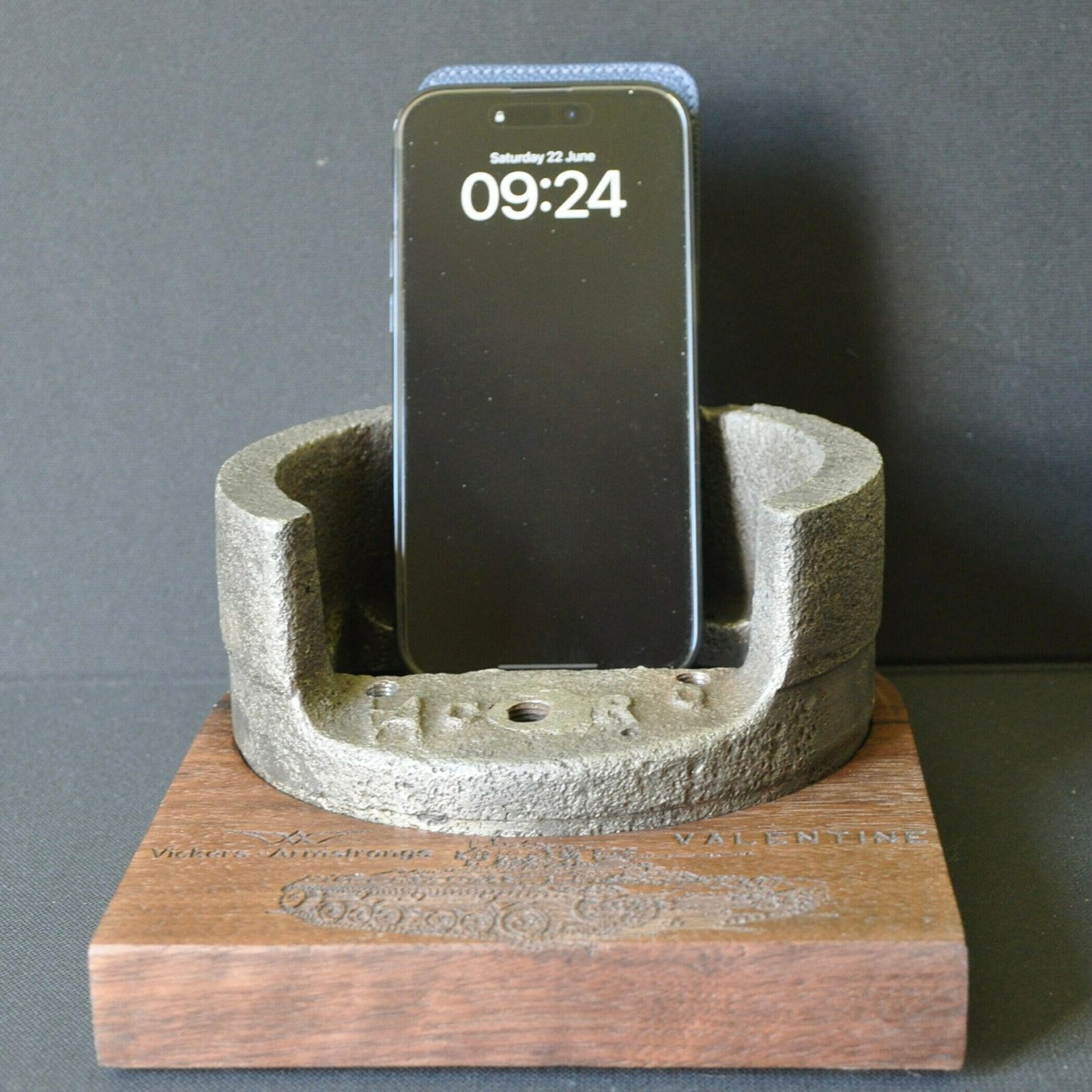 Ww2 Valentine Tank Part Desk Tidy / Mobile Phone Holder photo for sale