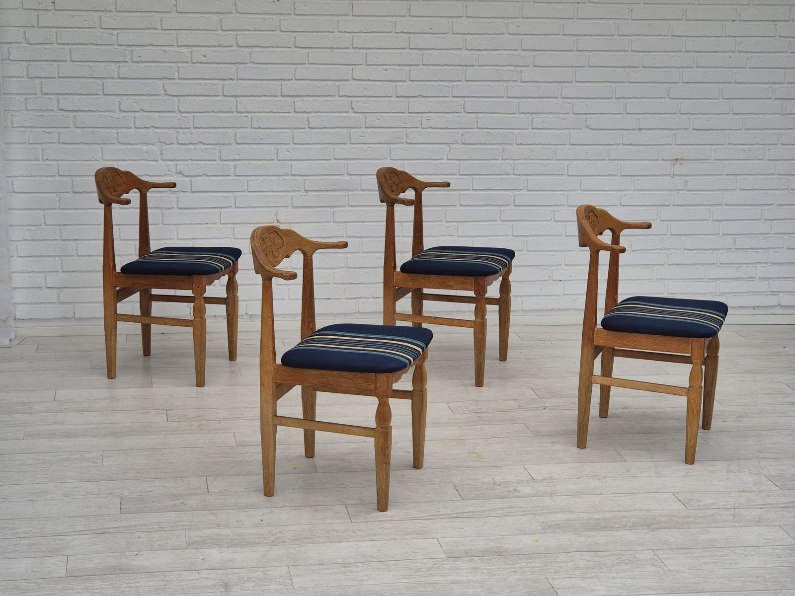 Furniture 1970s, Danish Design By Henning Kjærnulf For Eg Kvalitetsmøbel, Set Of 4 Dining Chairs, Original Condition. photo