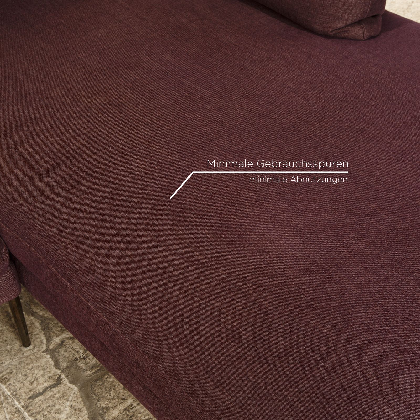 Canapé d'angle Cor Pilotis en tissu violet, récamière droite photo Mobilier