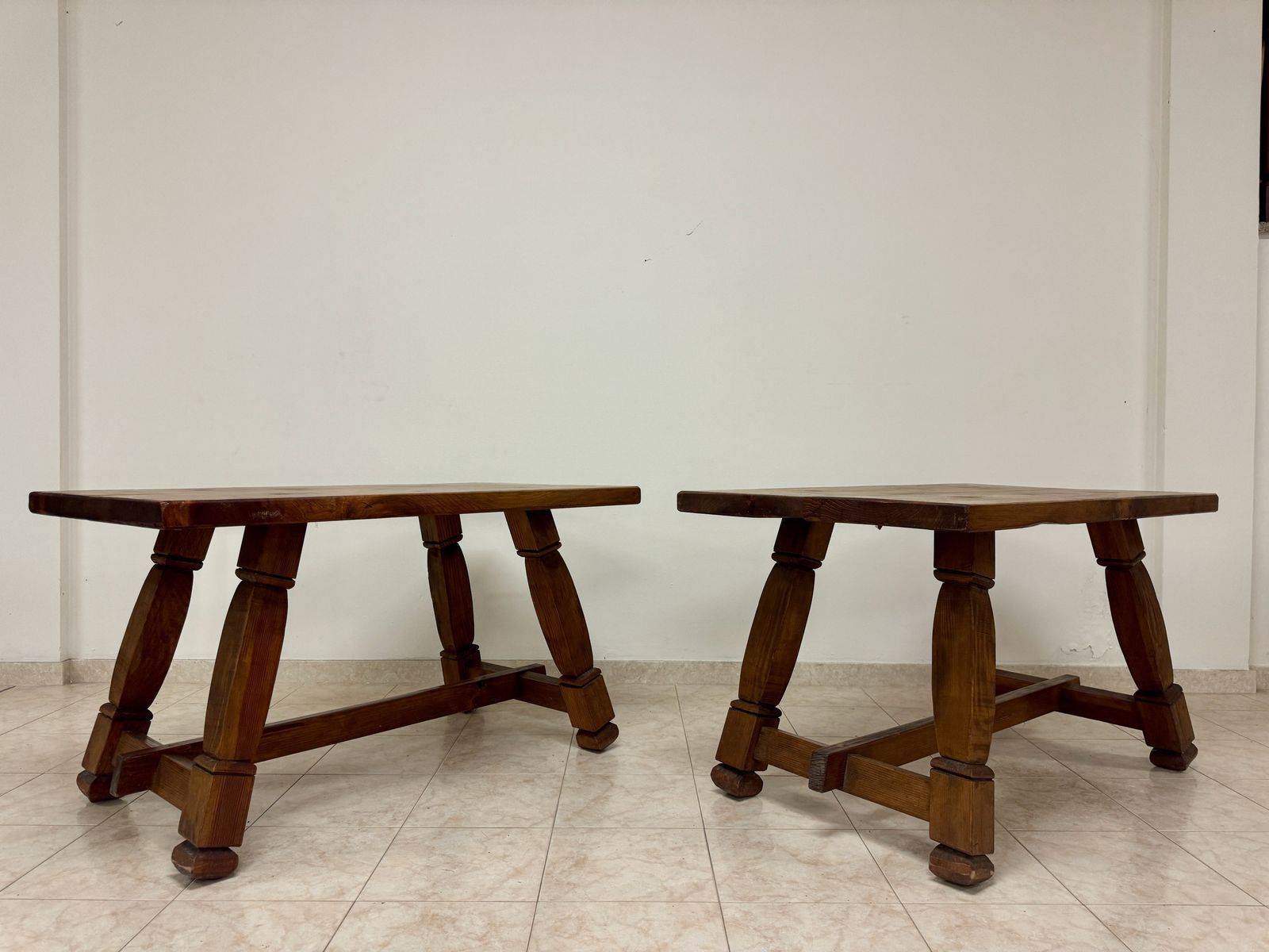 photo vintage Pair Of Italian Brutalist Hall Side Tables