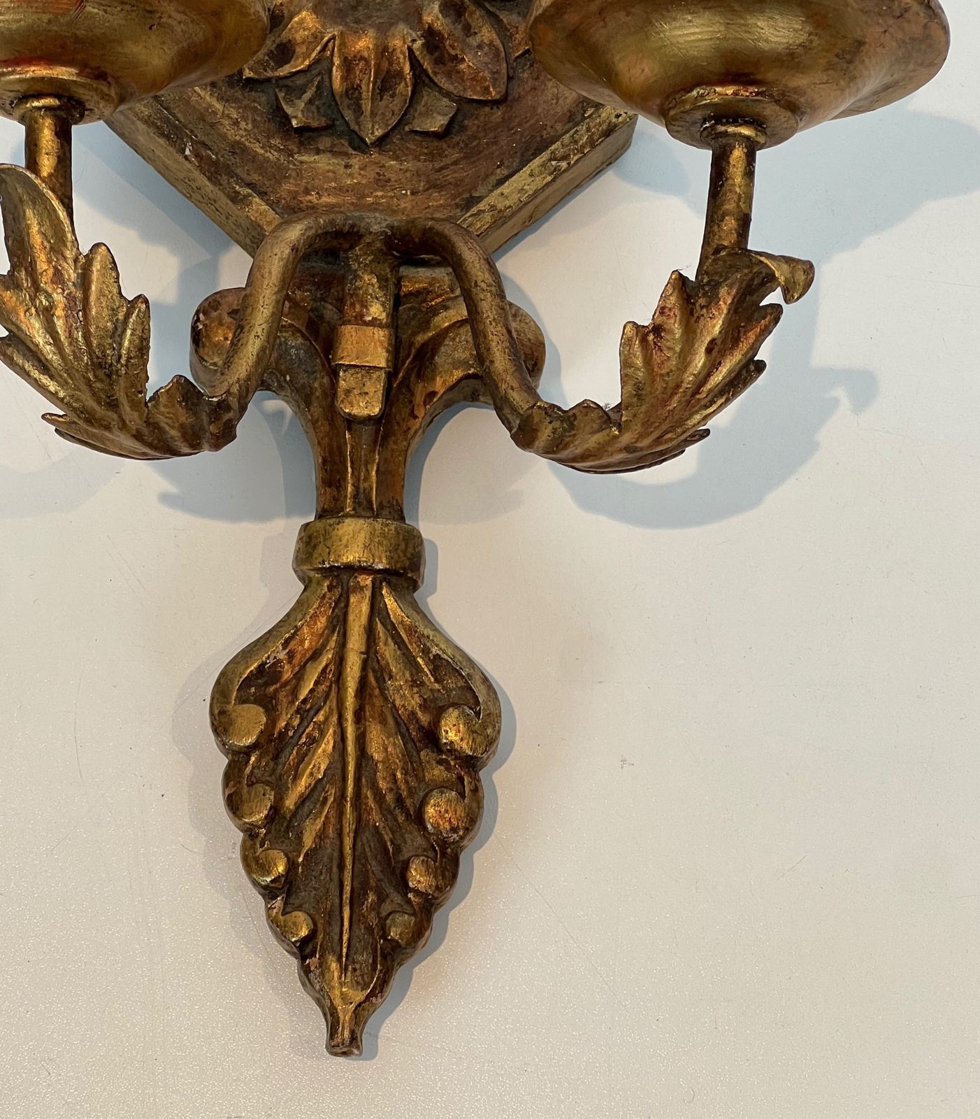 photo furniture Important Pair Of Gilded Carved Wood Sconces With Crystal Garlands