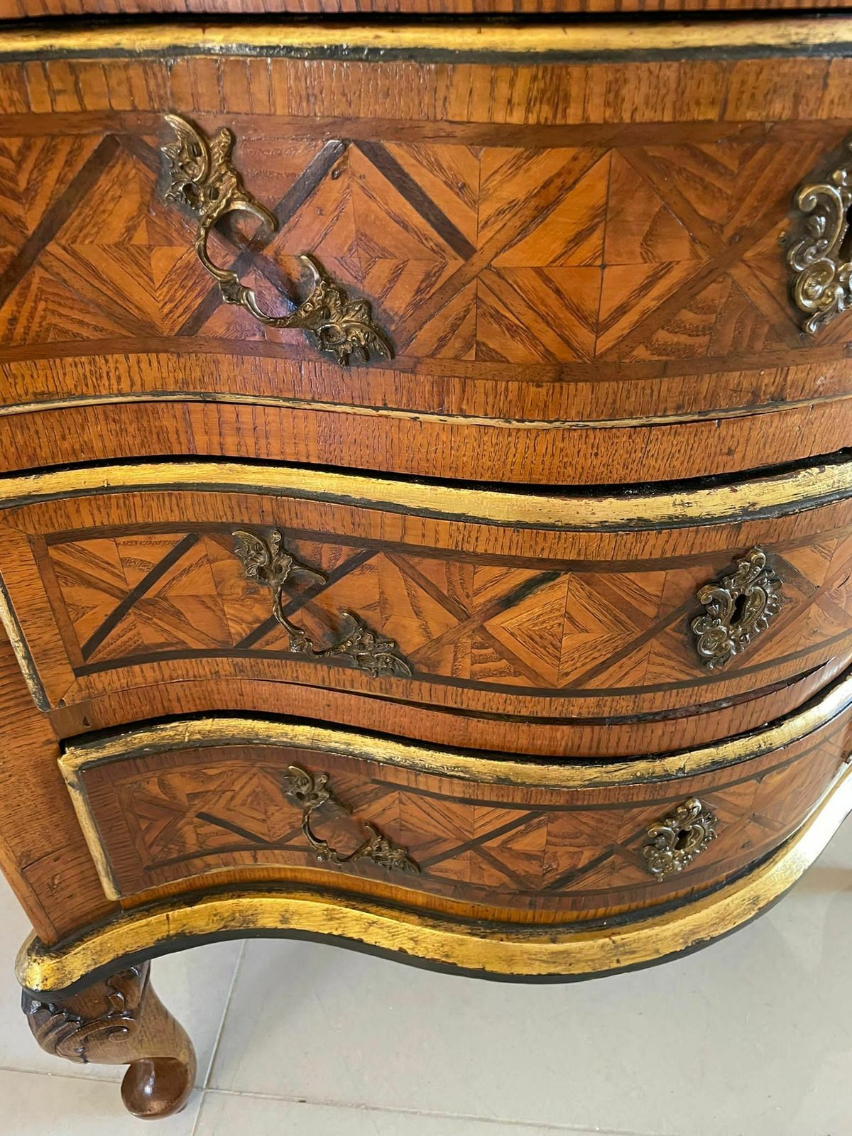 photo buy Antique 18th Century Quality Parquetry Inlaid Serpentine Shaped Marble Top Commode