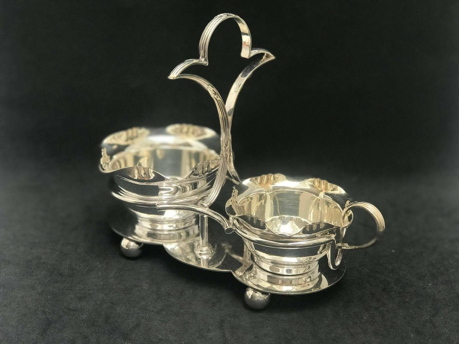 Victoriaans Melkkannetje, Roomkannetje En Suikerpot Op Standaard, Verzilverd, Door Yeoman – Ontbijtset Met Jamschaal, Engels Theetafeldecor